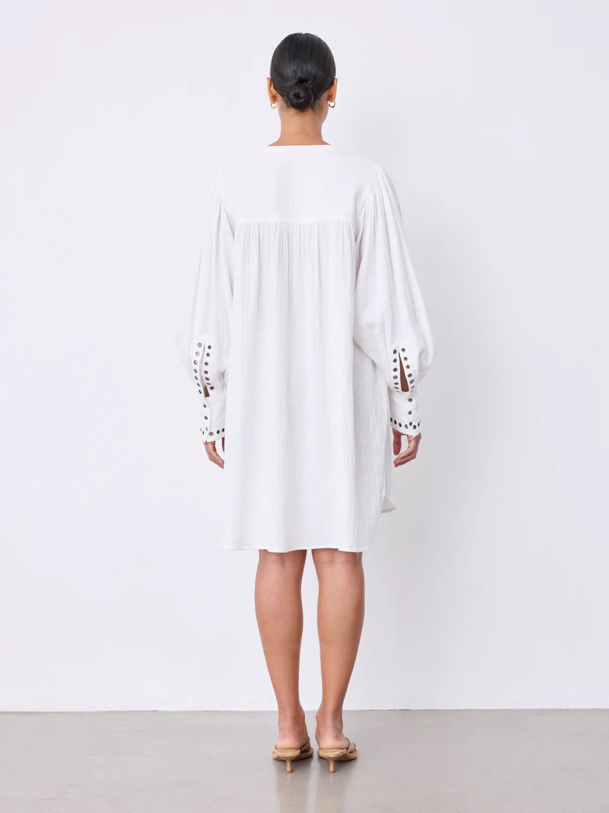 JURK WIT MET STUDS - Afbeelding 4
